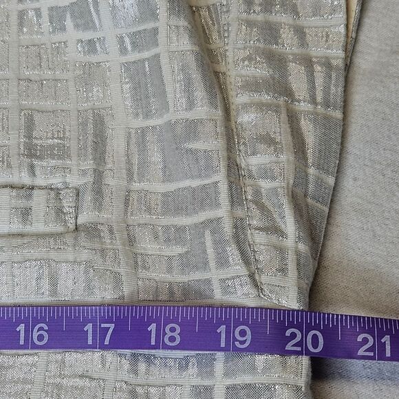 Lerario Beatriz Silver Metallic & White Capped Sleeve Abstract Print Vest Blouse - Picture 11 of 12